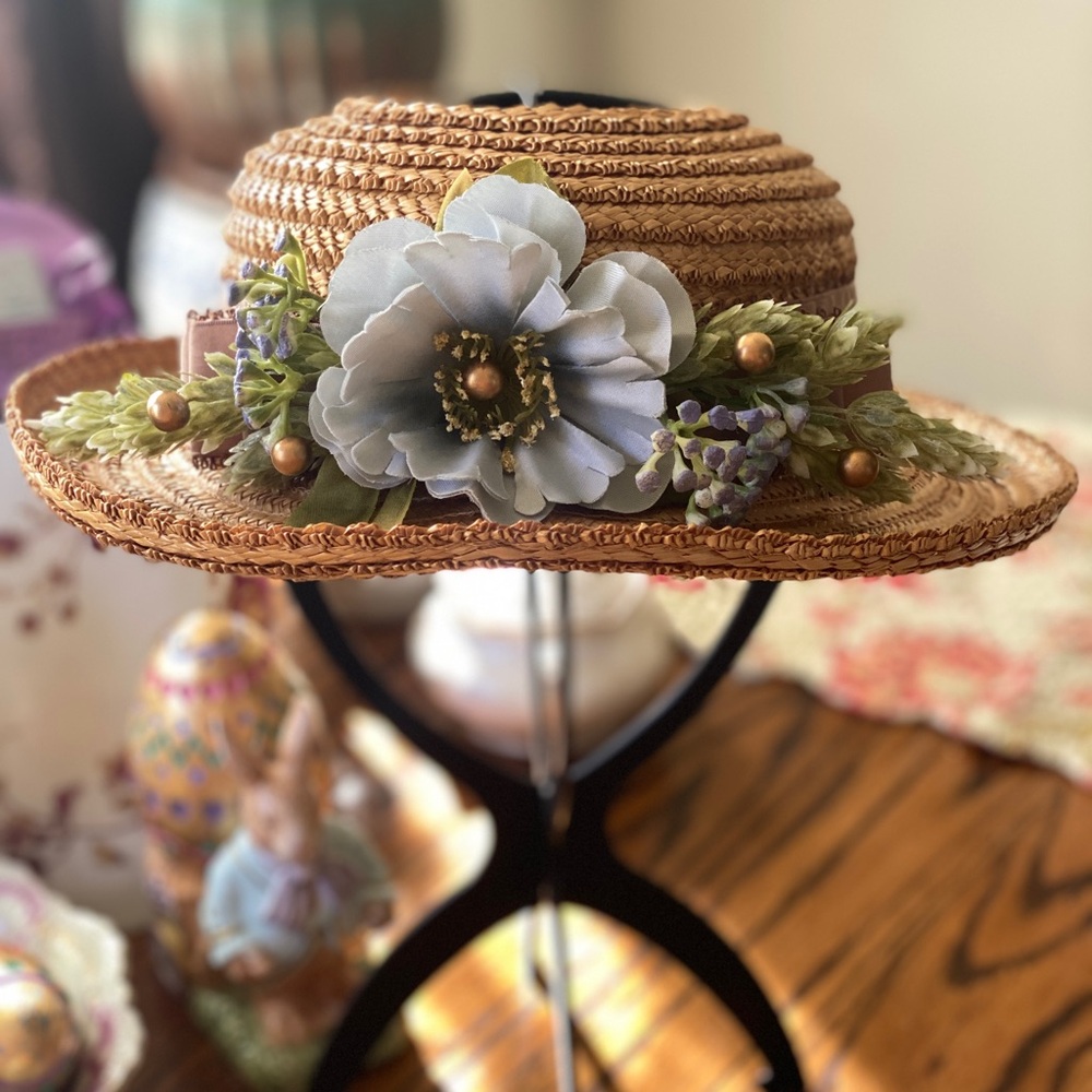 Charming!! Refurbished 1930-40’s Straw Hat with Floral Accents